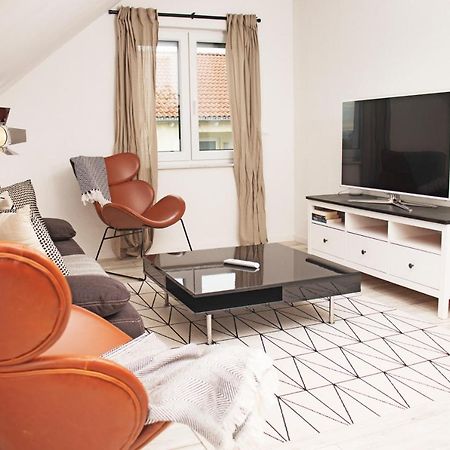 BlackNCozy - Design Appartement mit Boxspringbett und Balkon Lörrach Exterior foto