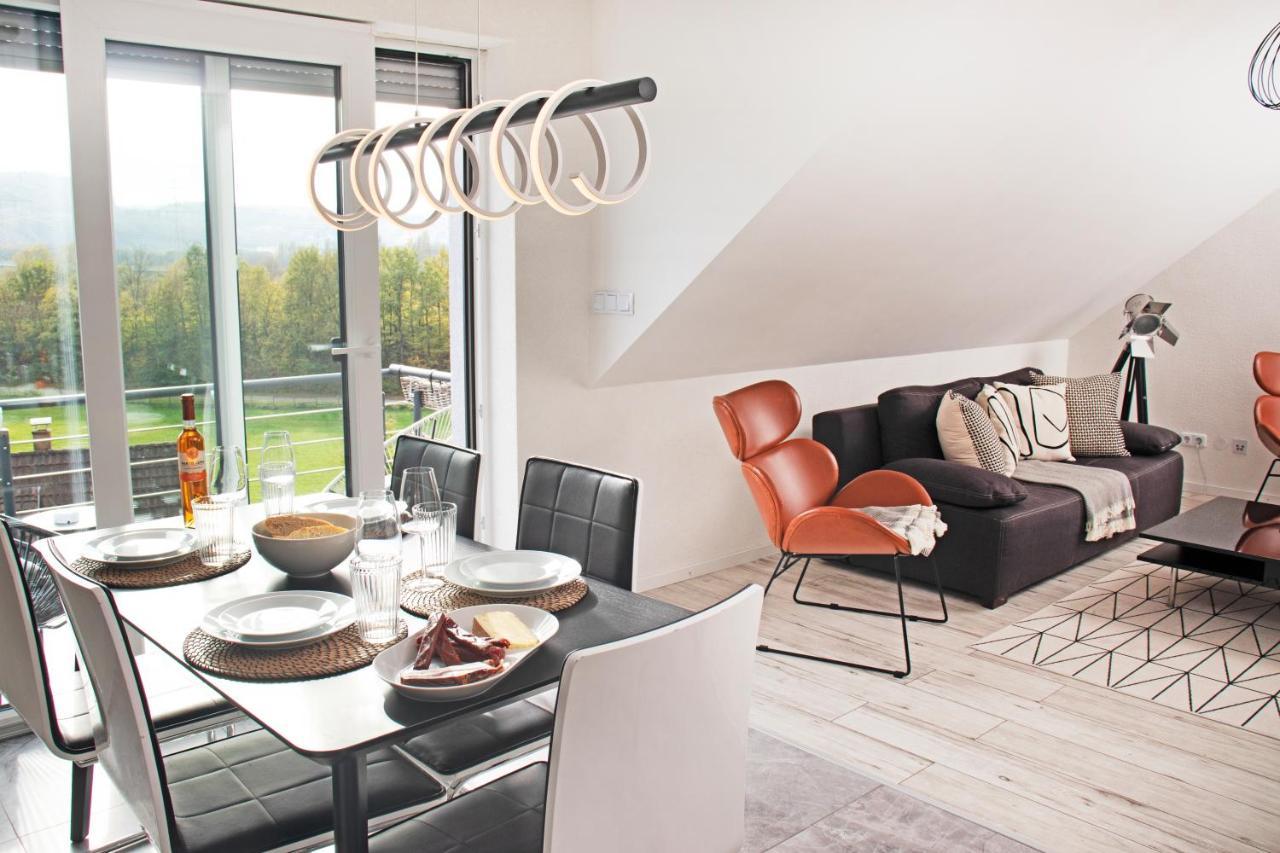 BlackNCozy - Design Appartement mit Boxspringbett und Balkon Lörrach Exterior foto